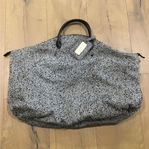 Lightweight wool travel tote with key tag